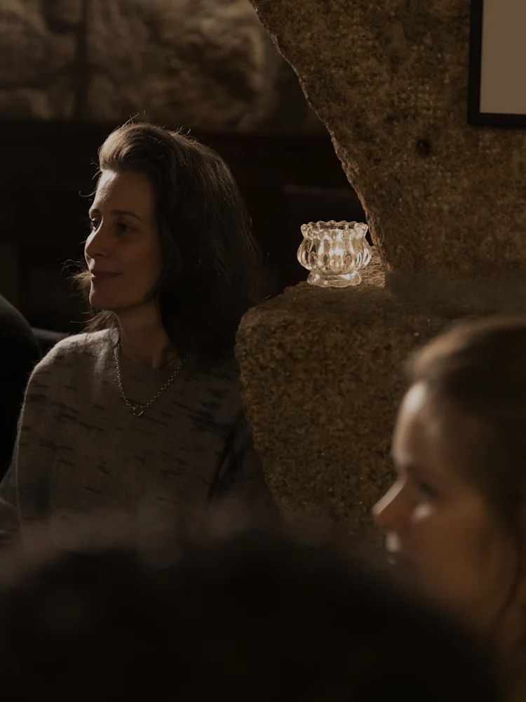 Público a assistir a um concerto de fado no Porto